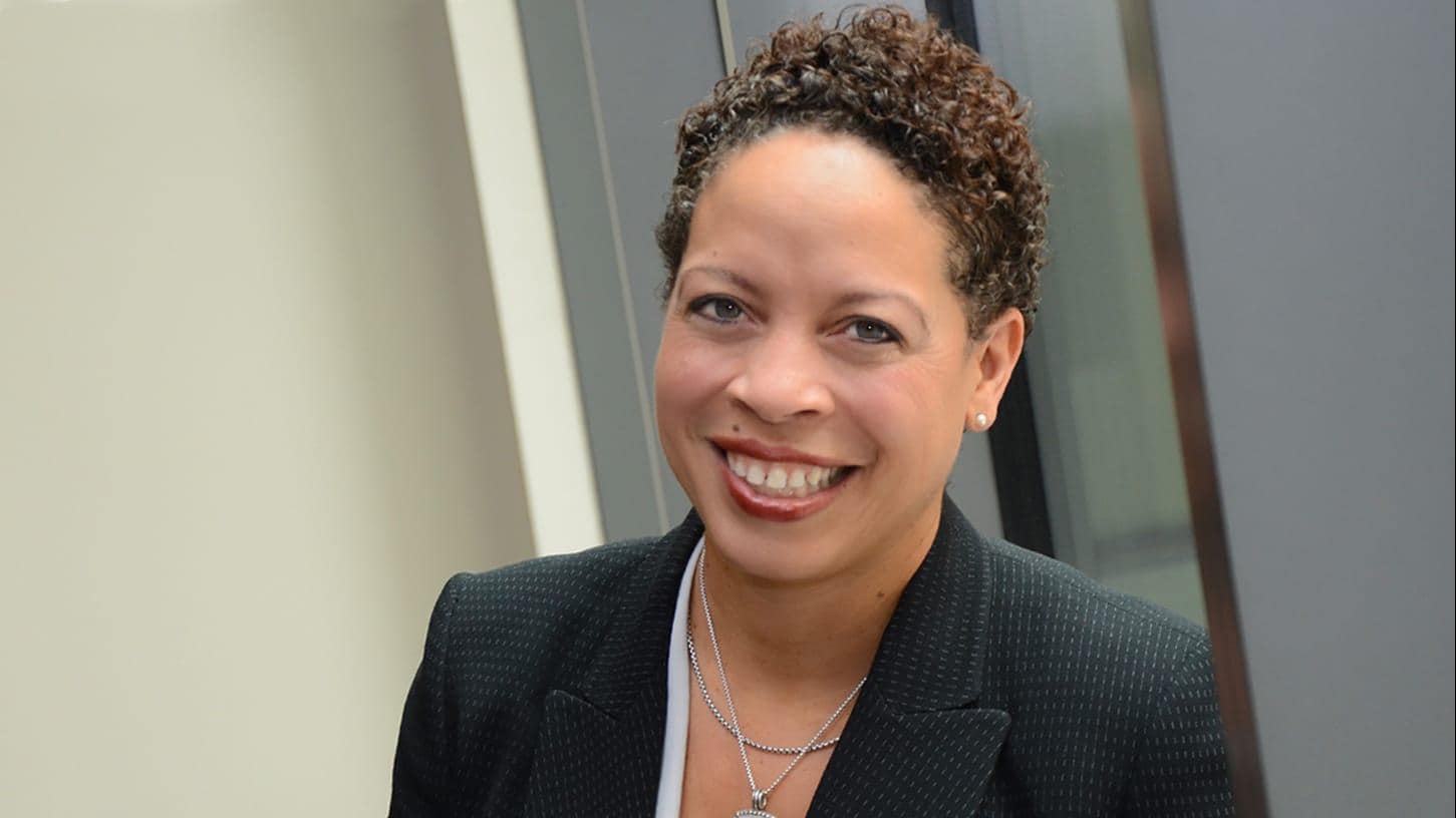 Headshot of Dawn Frazier-Bohnert